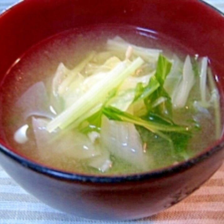 春キャベツと水菜のお味噌汁 レシピ 作り方 By ミルク白うさぎ 楽天レシピ 春キャベツと水菜のお味噌汁 レシピ 作り方 By ミルク白うさぎ 楽天レシピ